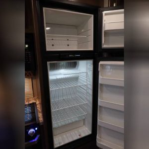 6350e4f9b0f0a378326831f3